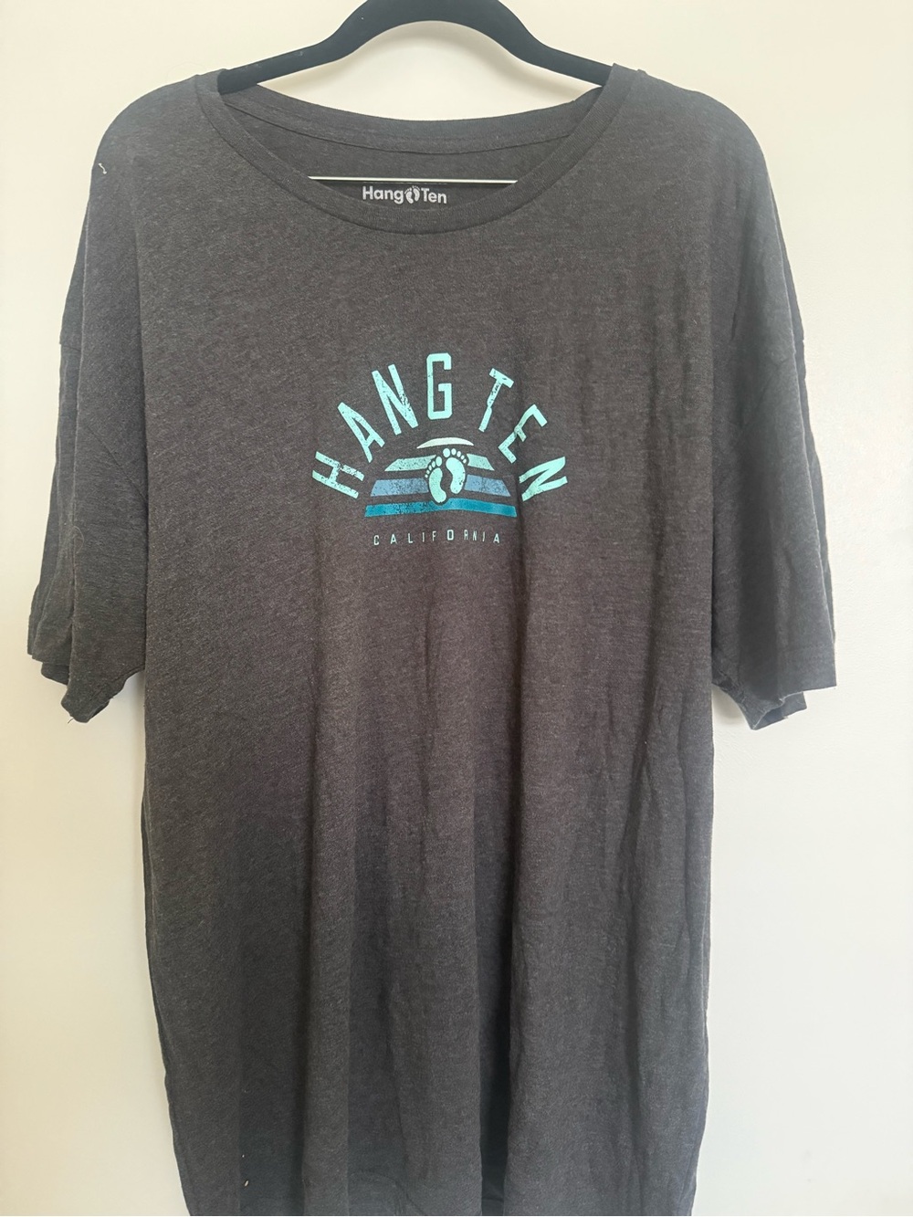 Hang Ten Women's Dark Gray Short Sleeve Tee with Aqua Logo
